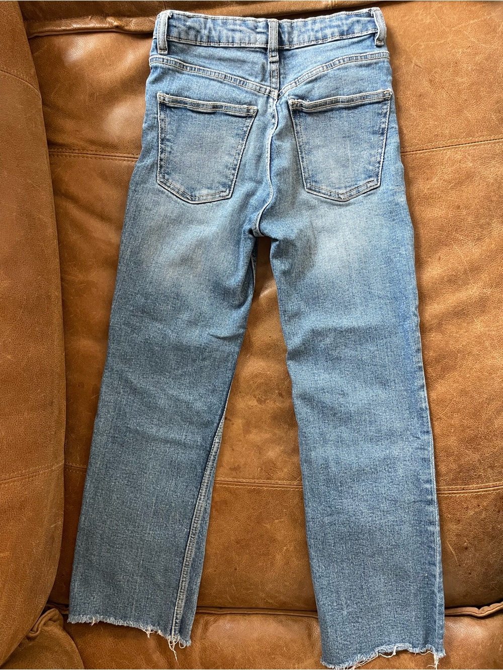 Zara Women's Straight Jeans in Light Blue Wash - Picture 5 of 6